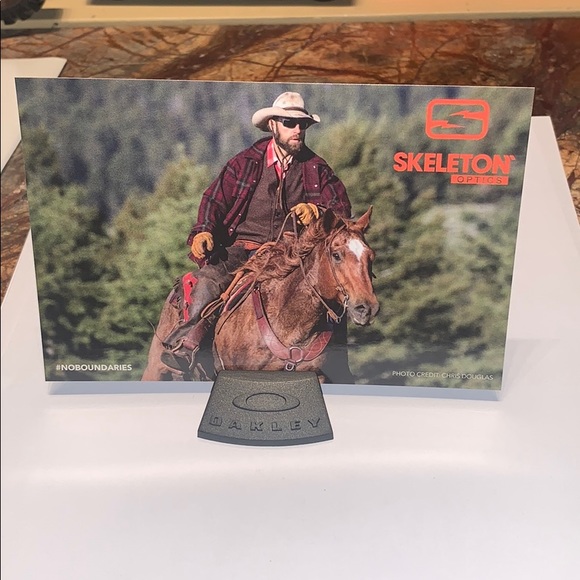 Authentic Oakley Blck Plastic Shelf Display Holder - Picture 3 of 6